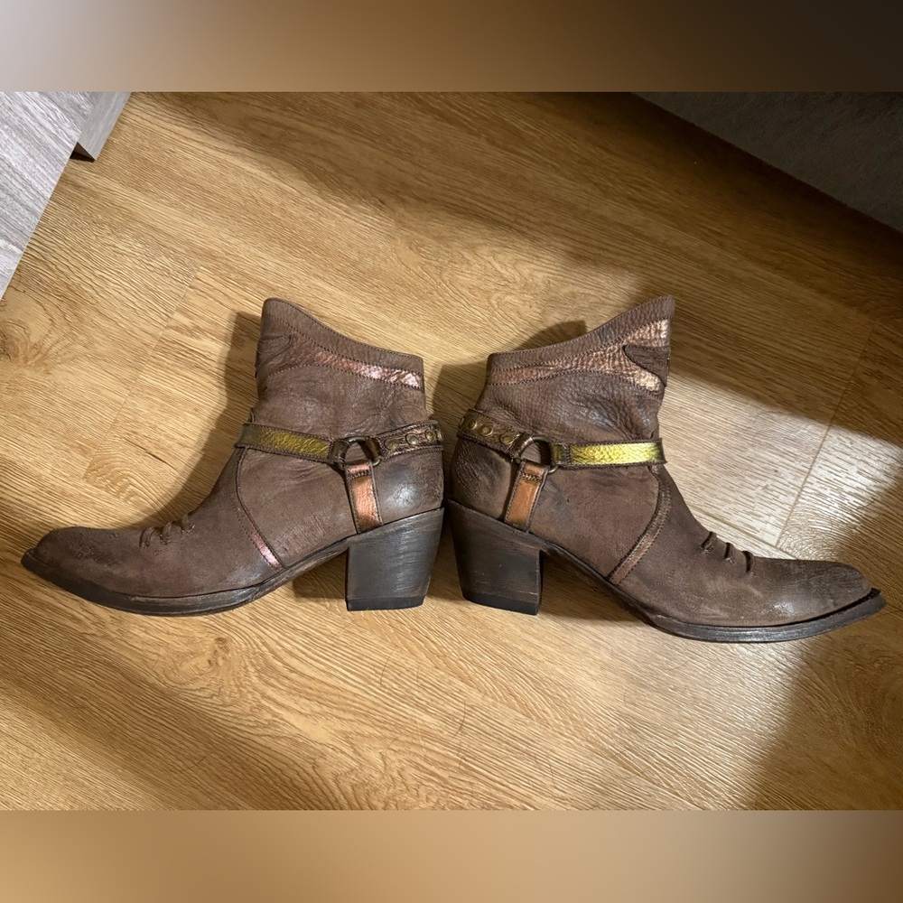 Old Gringo Custom Boots with Iridescent, Color Shifting Accents EUC Size 7.5